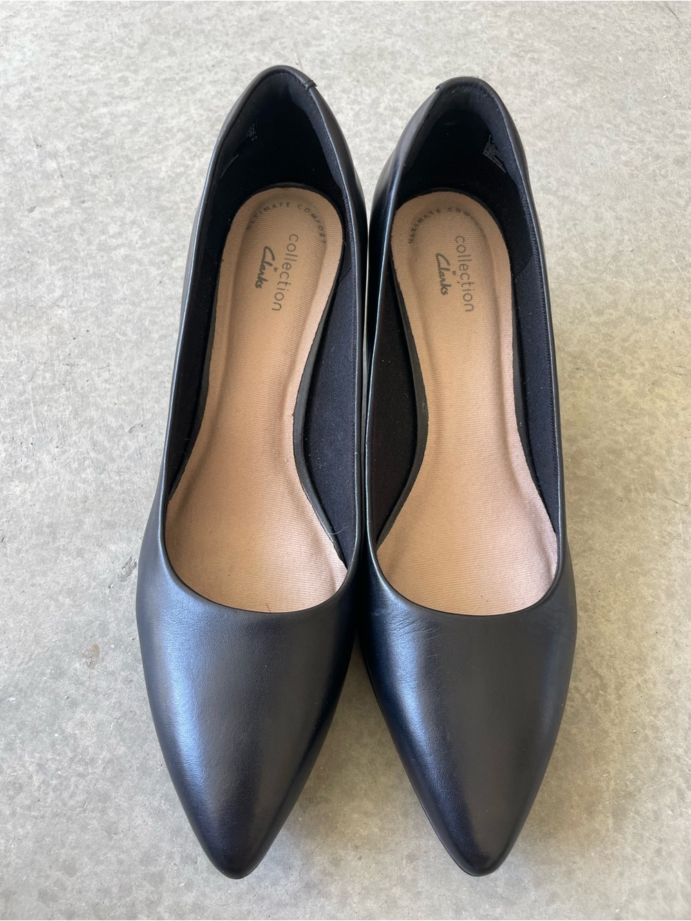 Clarks Collection Ultimate Comfort Black Leather Pointed Toe Flats Size 9M - Picture 2 of 3